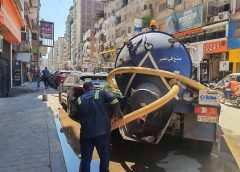 محافظ الدقهلية يكلف رئيس شركة مياه الشرب والصرف الصحى بالتعامل مع إصلاح انسداد في خط الصرف