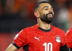 #افتكاسة وماتقولشلحد لا تتعجب ياصلاح ..حين ينصفك الغريب ويقسو عليك القريب.. لا يكرم المرء فى داره