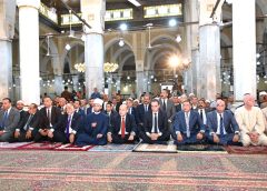 في رحاب المسجد الأحمدي.. وزير الأوقاف ومحافظ الغربية ورئيس الهيئة الوطنية للإعلام يؤدون صلاة الجمعة احتفالًا بالعيد القومي الـ228